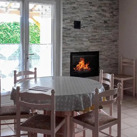 Charmante Maison Avec Piscine * Saint-Mesmin (Dordogne)